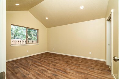 61154 Geary Dr, Bend, OR 97702 - photo 5