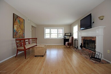 06LivingRoom