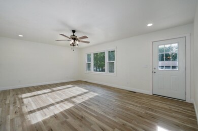 1107 Oak Ridge Dr-6