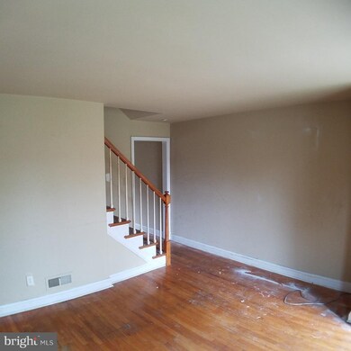 4426 Cedar Garden Rd, Baltimore, MD 21229 - photo 4