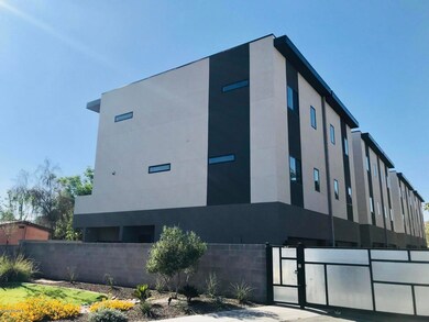 2727 E Thomas Rd unit 8, Phoenix, AZ 85016 - photo 2