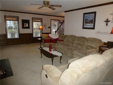 Spacious with Gas Fireplace! Thermal Windows Throu