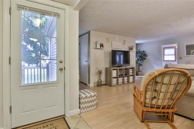 48 Taylor St unit 2, Manchester, NH 03103 - photo 4