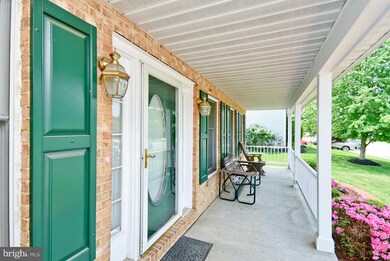 8106 Mike Shapiro Dr, Clinton, MD 20735 - photo 3