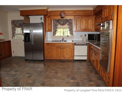 1102 Longleaf Dr, Fayetteville, NC 28305 - photo 7