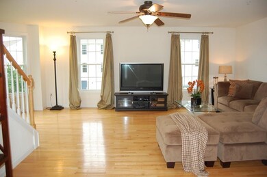 33 Daffodil Ct unit 207, South Grafton, MA 01560 - photo 3