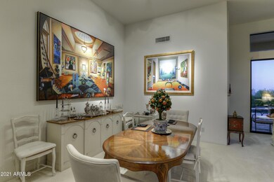 Dining / Night