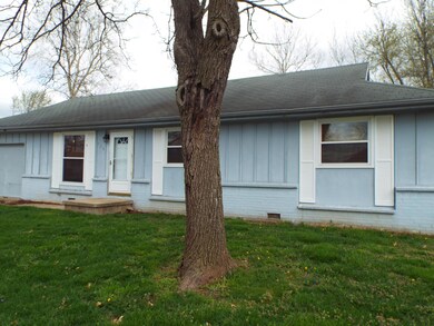 706 N Frank, Nixa, MO 65714 - photo 2