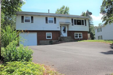 15 Fireside Ln, Latham, NY 12110 - photo 2