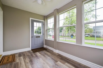 024-photo-porch-7126292
