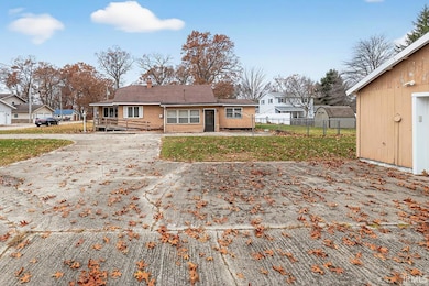 22747 Lake Shore Dr, Elkhart, IN 46514 - photo 5