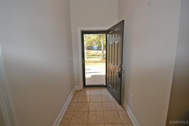Tiled Foyer/Entry