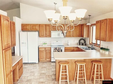 228 Maverick Dr, Mankato, MN 56001 - photo 6