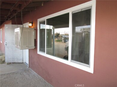 21831 Arapahoe Ave unit 3, Apple Valley, CA 92307 - photo 2