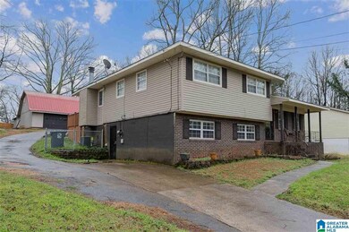 2305 Stonewood Dr, Center Point, AL 35215 - photo 2