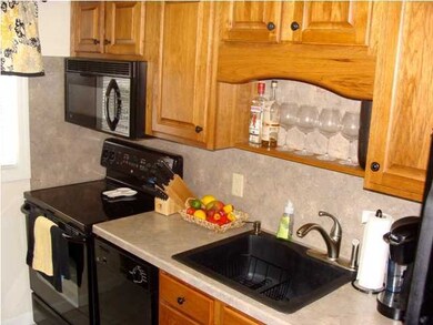 1117 Baxter Ave unit 4B, Louisville, KY 40204 - photo 2