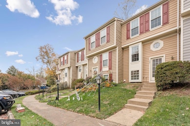 1581 Woodcrest Dr, Reston, VA 20194 - photo 5