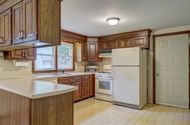 18 Hideaway Rd, Nashua, NH 03064 - photo 5