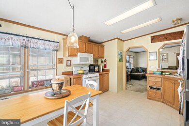 410 Peacock St, Paulsboro, NJ 08066 - photo 4