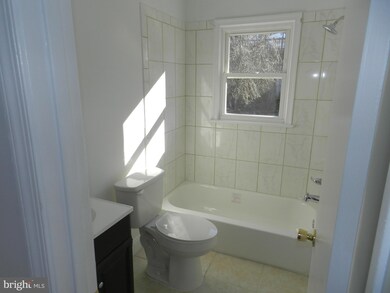 5709 Somerset Rd, Riverdale, MD 20737 - photo 7