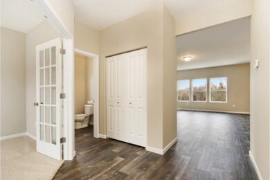 STG068-E2700 Foyer