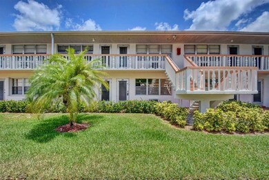 344 Camden O, West Palm Beach, FL 33417 - photo 2