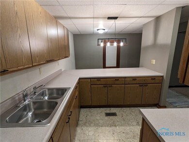 105 West St, Archbold, OH 43502 - photo 4