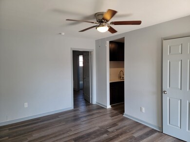 10209 Wiggins St unit 1, Houston, TX 77029 - photo 3