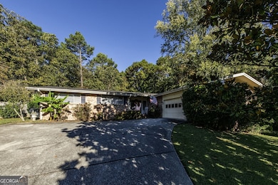 6349 W Shore Cir, Douglasville, GA 30135 - photo 2