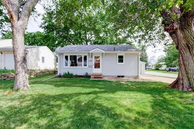 1110 N 6th Ave E, Newton, IA 50208 - photo 3