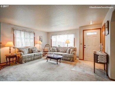 624 S Oak Place, Canby, OR 97013 - photo 3