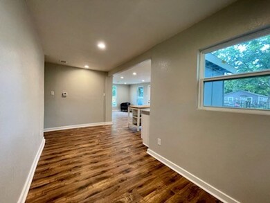 1009 South Ln, Houston, TX 77088 - photo 6