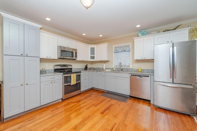 10 Crescent View Ave, Cape Elizabeth, ME 04107 - photo 7