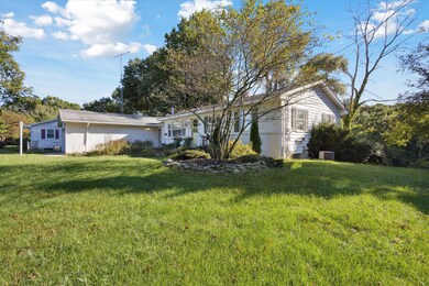 04-8220-Thornapple-River-Dr-SE-Caledonia