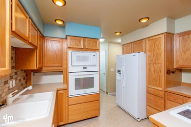 21-Kitchen MS_2202
