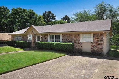 2747 2747 Shady Bluff, Tyler, TX 75707 - photo 2