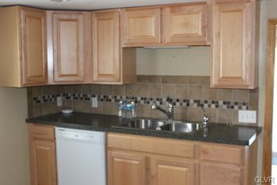 1229 Trapps Ln, Allentown, PA 18103 - photo 3