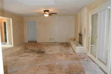 12109 Camelot Place, Oklahoma City, OK 73120 - photo 2