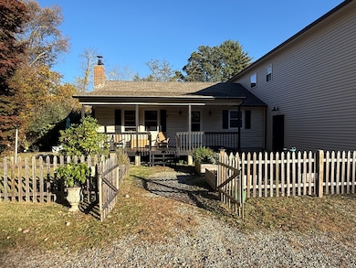 93 Jericho Rd, Pomfret Center, CT 06259 - photo 4