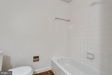 11302 Empire Ln, Rockville, MD 20852 - photo 3