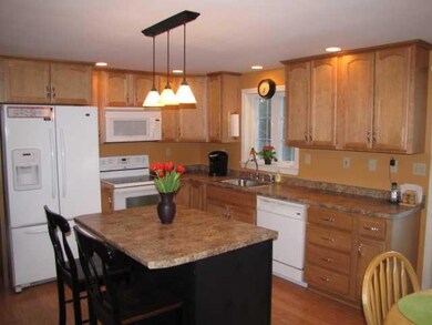 8 West St, Manchester, ME 04351 - photo 4