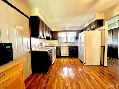 707 S Library St, Waterloo, IL 62298 - photo 4