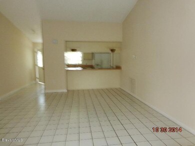 Scotland Lving rm to Kitchen