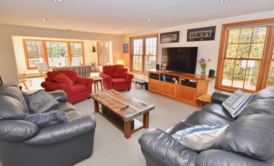 70 Blossom Ln, Amherst, MA 01002 - photo 3