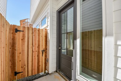 304 Cyclamen St, Houston, TX 77018 - photo 4