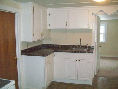 21 Hanson St, Somersworth, NH 03878 - photo 5