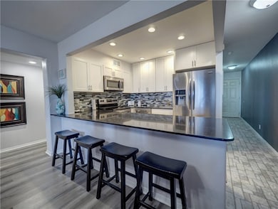 Large counter for preparing dinner.