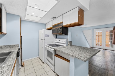 7402 Alabonson Rd unit 303, Houston, TX 77088 - photo 6