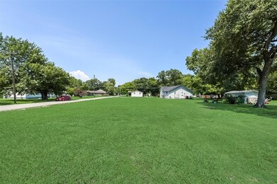 602 Pine St, Bonham, TX 75418 - photo 7