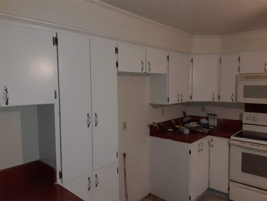 18010 Magnolia, Alvin, TX 77511 - photo 4